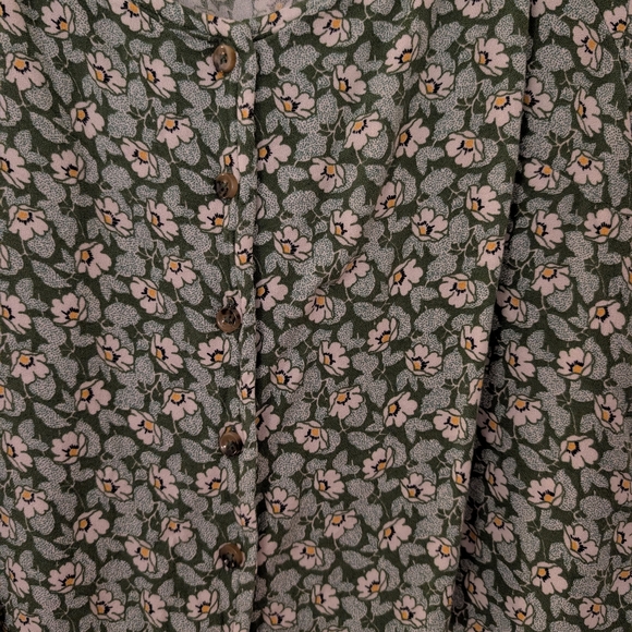 Hurley Sage Green Floral Button-Front Women's Blouse - Picture 4 of 5